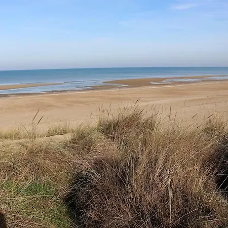 Des Sables Avec 1 Pour 2 Personnes Pouvant Etre Complete Par Avec Sa Salle De Bain Et Wc Si 4 Personnes Lejlighed Cabourg