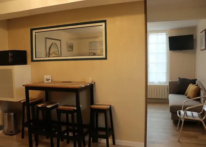 Des Sables Avec 1 Pour 2 Personnes Pouvant Complété Par Avec Sa Salle De Bain Et Wc Si 4 Personnes * Cabourg